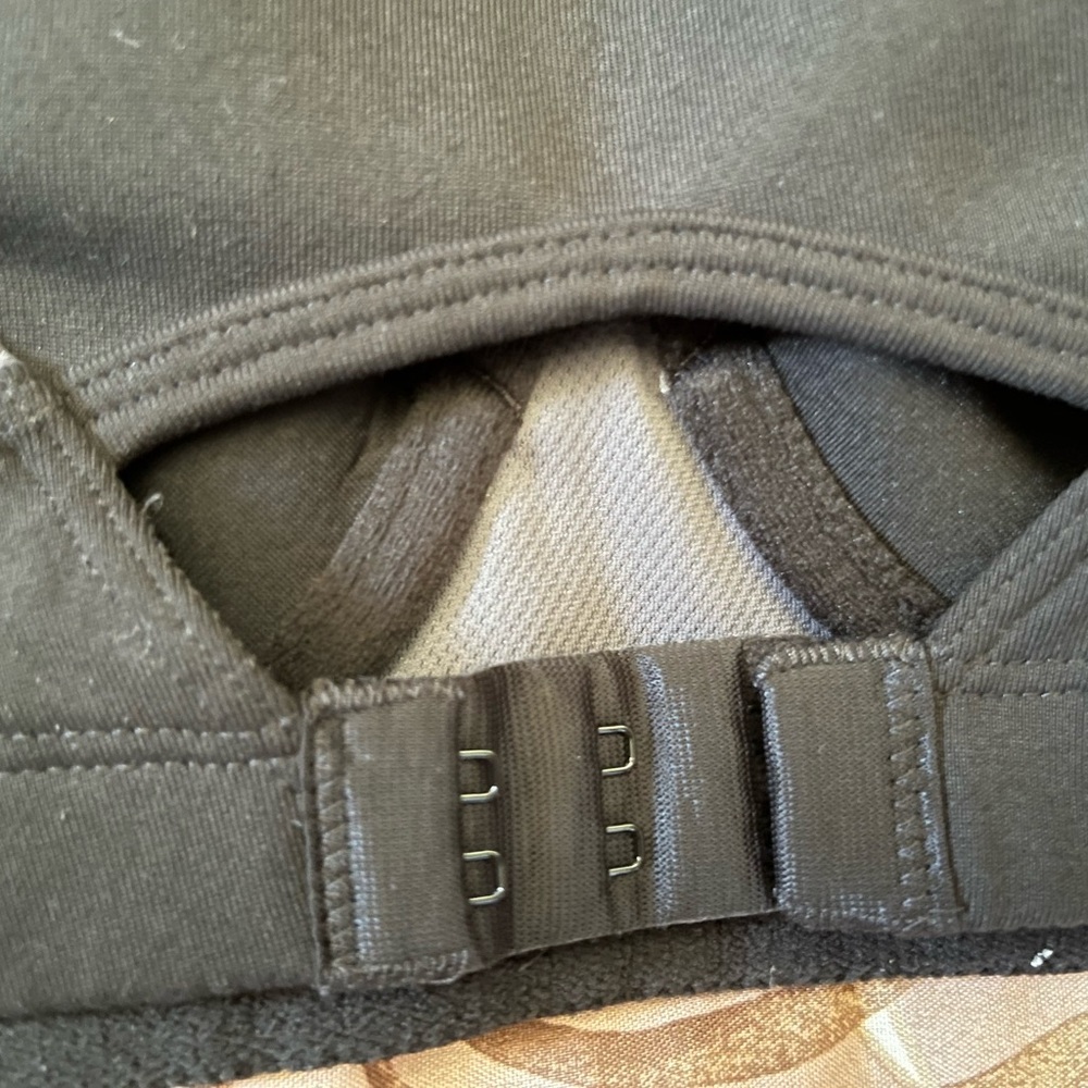 Victoria's Secret VSX The Incredible Sports Bra *See Description* - Picture 6 of 8